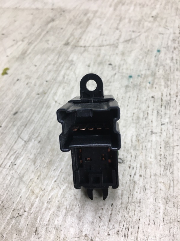 Кнопка стеклоподъемника задняя NISSAN X-TRAIL/ROGUE T32 13-20 T32 2.5 QR25DE