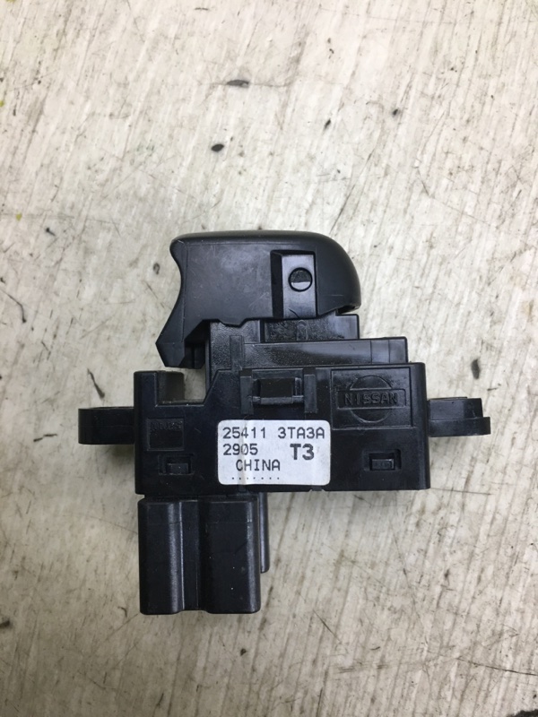 Кнопка стеклоподъемника задняя NISSAN ALTIMA L33 12-18 L33 2.5 QR25DE