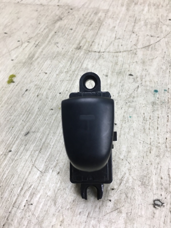 Кнопка стеклоподъемника задняя PATHFINDER R52 12-21 2018 R52 3.5 VQ35DD