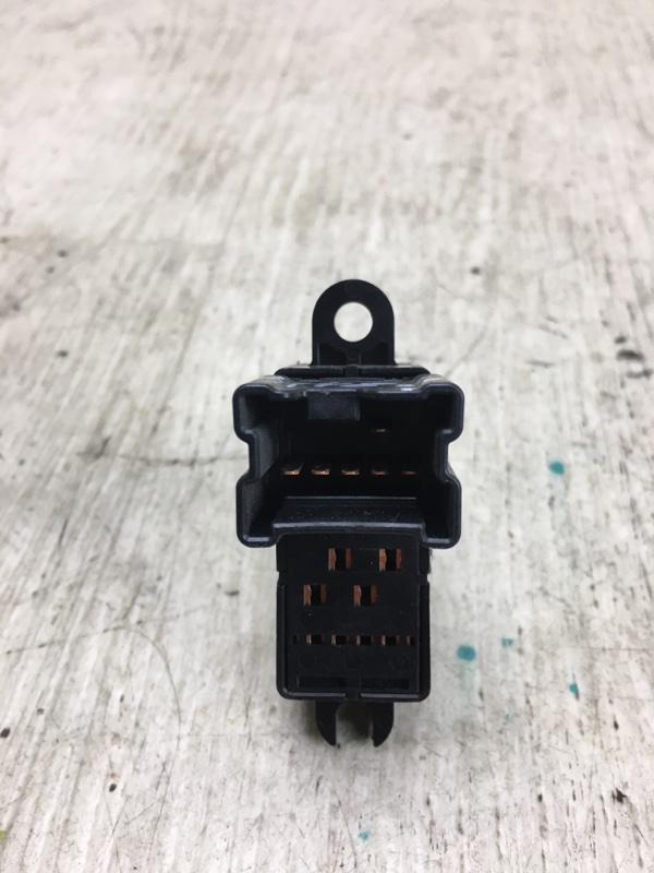 Кнопка стеклоподъемника задняя PATHFINDER R52 12-21 2018 R52 3.5 VQ35DD