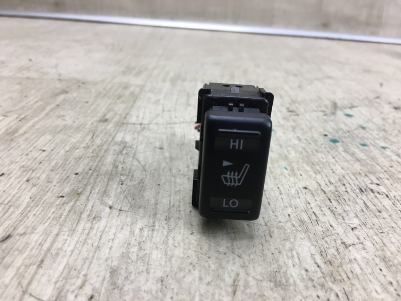 Запчасть кнопка обогрева сидений правая NISSAN JUKE 10-19 2010 F15 1.6 MR16DDT 25500-1EA0A Б/У Кнопка обогрева сидений правая NISSAN JUKE 10-19 2010 F15 1.6 MR16DDT 25500-1EA0A Б/У
