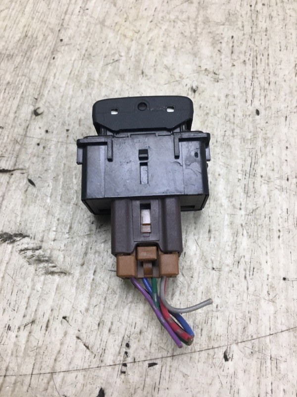 Кнопка обогрева сидений правая NISSAN JUKE 10-19 F15 1.6 MR16DDT Кнопка обогрева сидений правая NISSAN JUKE 10-19 F15 1.6 MR16DDT