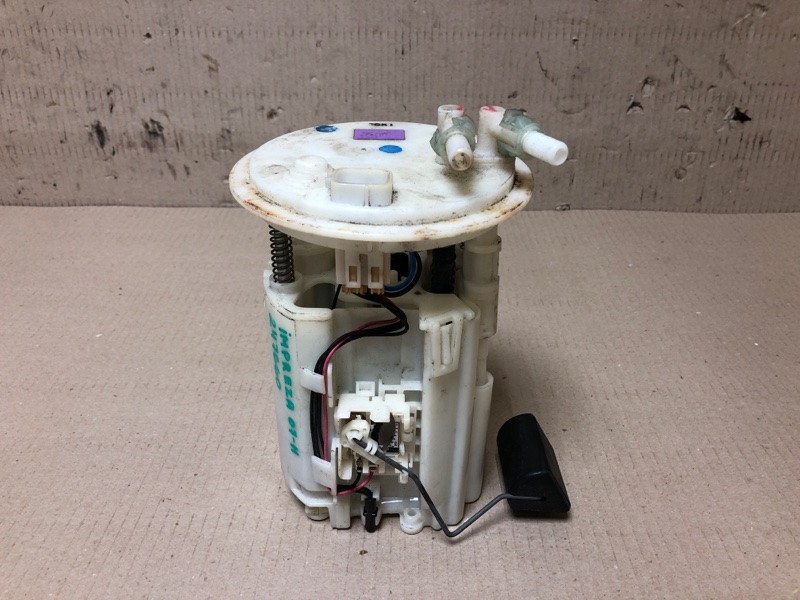 Запчасть топливный насос SUBARU IMPREZA 07-11 GE/GH Б/У Топливный насос SUBARU IMPREZA 07-11 GE/GH Б/У