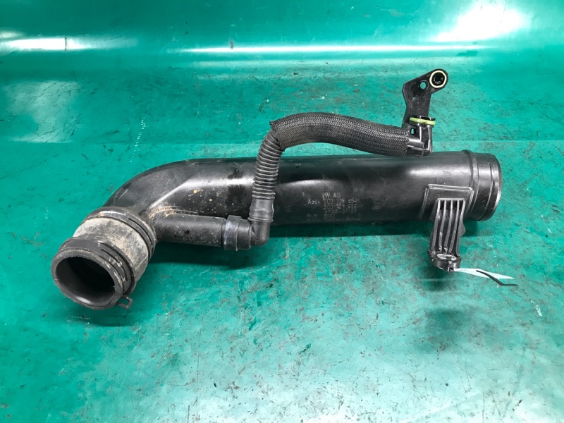 Патрубок воздушного фильтра VOLKSWAGEN PASSAT B8 14- 2018 Седан 2.0 DDSA 5C0 129 654 Б/У