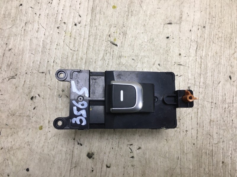 Кнопка стеклоподъемника задняя KIA SORENTO UM 14- 2015 UM 2.4 G4KJ 93581-C5000 Б/У