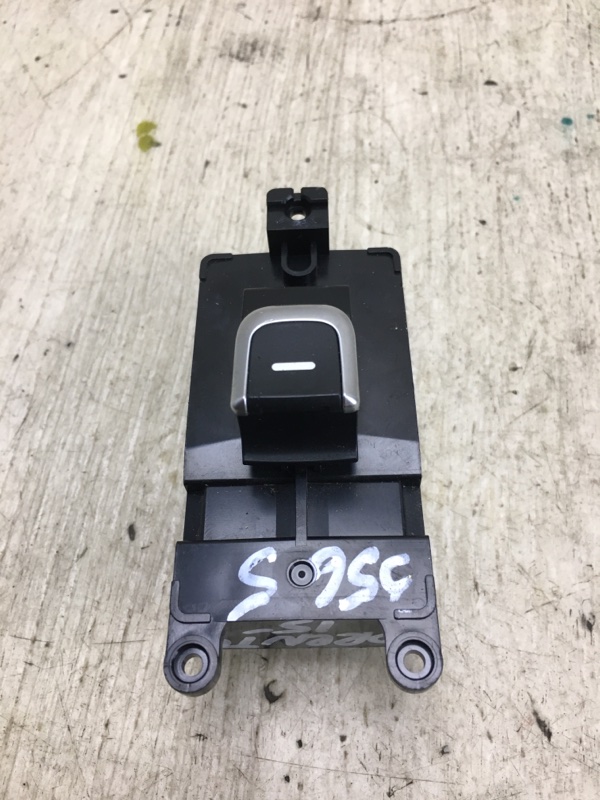 Кнопка стеклоподъемника задняя SORENTO UM 14- 2015 UM 2.4 G4KJ