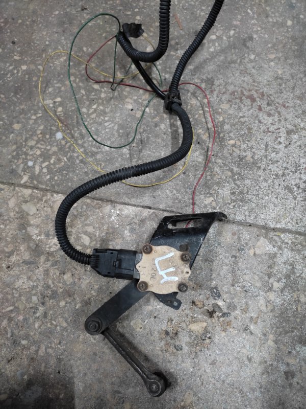 Датчик положения кузова левый LEXUS LS430 00-06 89408-50060 Б/У