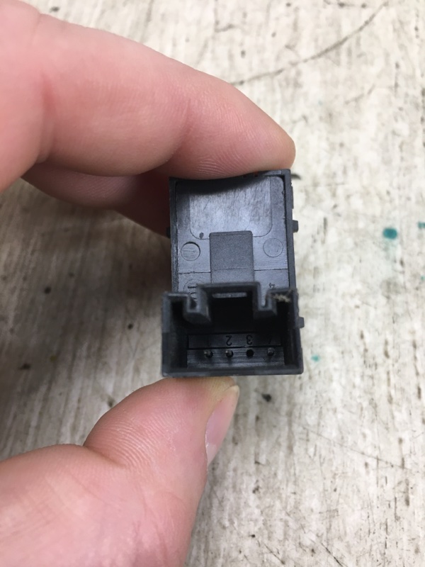 Кнопка стеклоподъемника передняя правая JETTA USA 10-17 2011 162 CBTA 2.5L