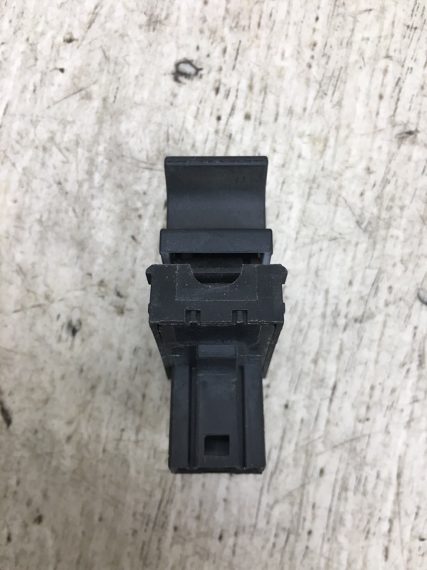 Кнопка стеклоподъемника задняя VOLKSWAGEN JETTA USA 10-17 162 CBTA 2.5L