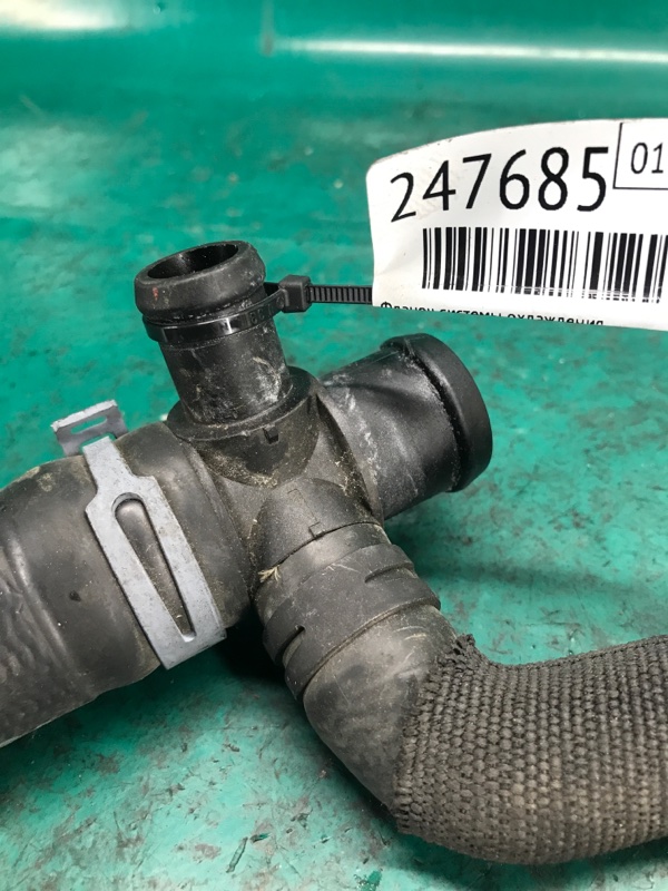 Фланец системы охлаждения PASSAT B8 14- 2018 Седан 2.0 DDSA