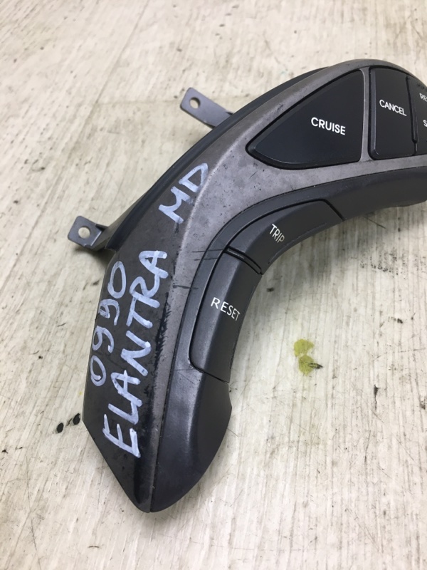 Кнопки на руль левые HYUNDAI ELANTRA MD 10-15 MD 1.8 G4NB