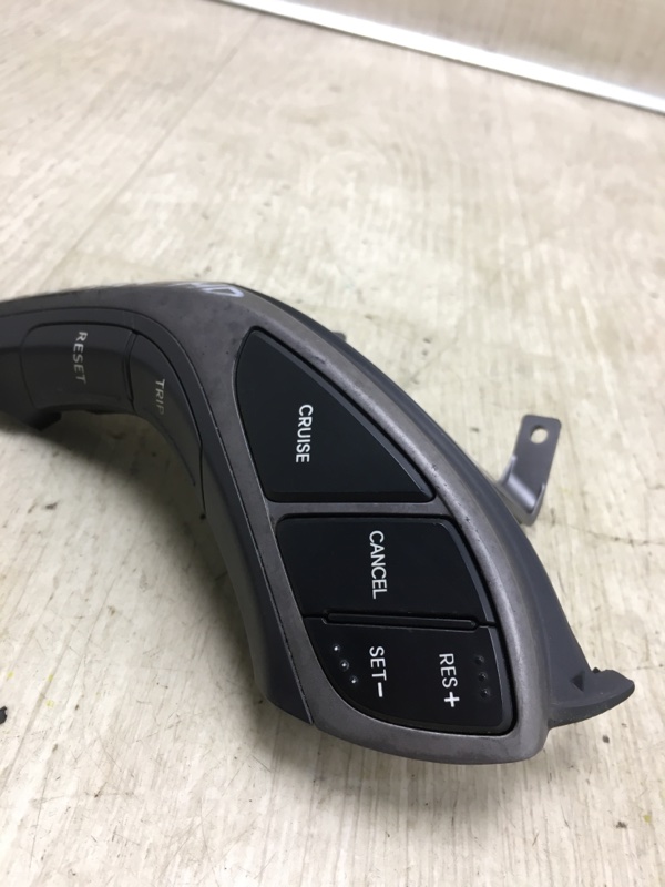 Кнопки на руль левые ELANTRA MD 10-15 2012 MD 1.8 G4NB