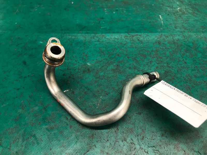 Патрубок системы охлаждения VOLKSWAGEN PASSAT B8 14- Седан 2.0 DDSA