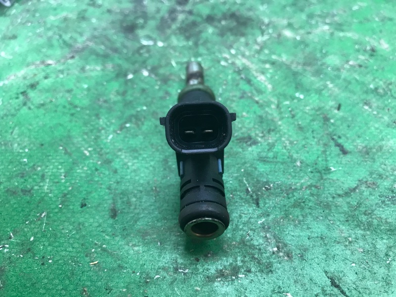 Форсунка топливная VOLKSWAGEN PASSAT B7 11-15 A32 CBTA 2.5L