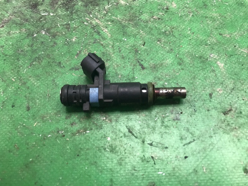 Форсунка топливная PASSAT B7 11-15 2013 A32 CBTA 2.5L