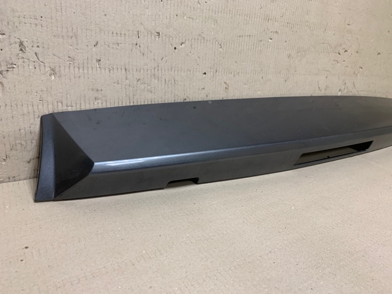 Спойлер крышки багажника QX56 / TITAN / ARMADA 04-16