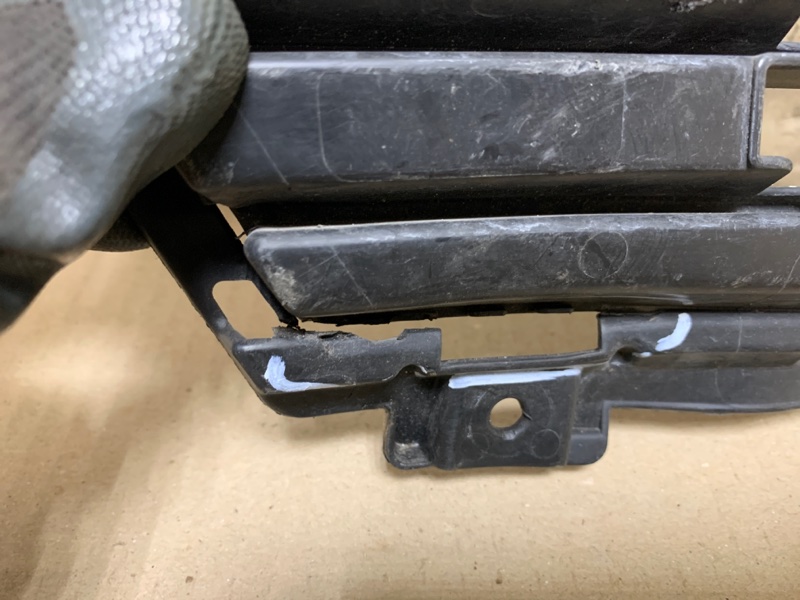 Решетка переднего бампера ES350 12-18 2012-2015