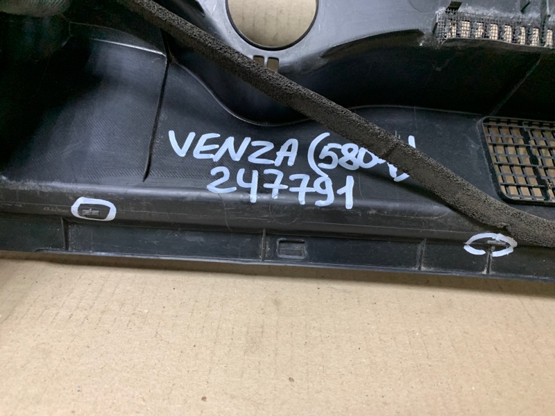 Пластик под лобовое стекло / Жабо VENZA 09-16 2011 Внедорожник 3.5 2GR-FE Пластик под лобовое стекло / Жабо VENZA 09-16 2011 Внедорожник 3.5 2GR-FE