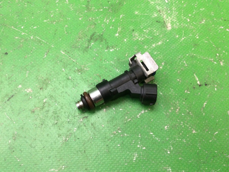 Запчасть форсунка топливная NISSAN SENTRA B17 12-21 2017 B17 1.8 MRA8DE 16600-3RC0A Б/У Форсунка топливная NISSAN SENTRA B17 12-21 2017 B17 1.8 MRA8DE 16600-3RC0A Б/У