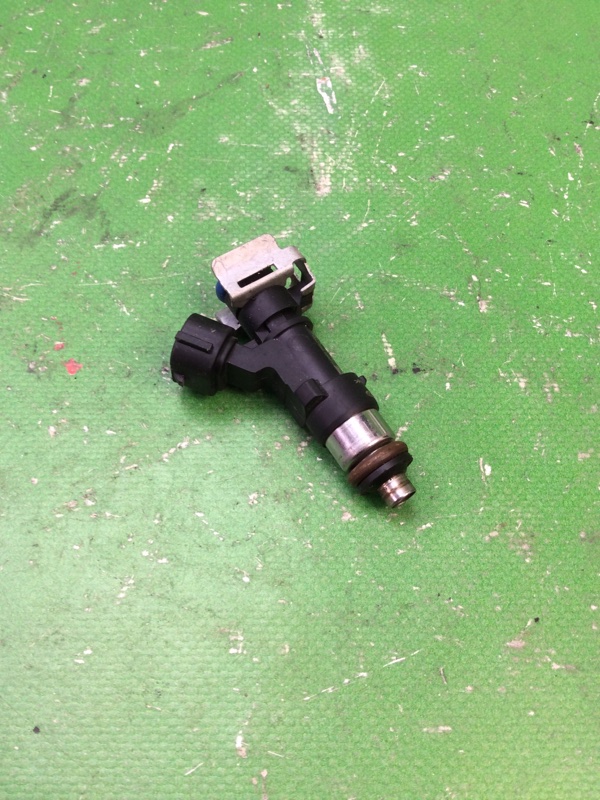 Форсунка топливная SENTRA B17 12-21 2017 B17 1.8 MRA8DE Форсунка топливная SENTRA B17 12-21 2017 B17 1.8 MRA8DE