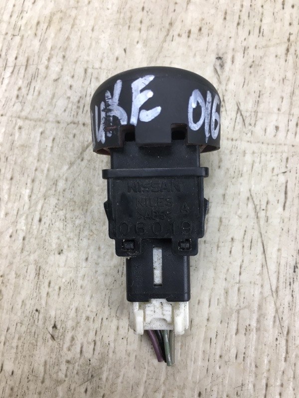 Кнопка аварийной сигнализации JUKE 10-19 2010 F15 1.6 MR16DDT