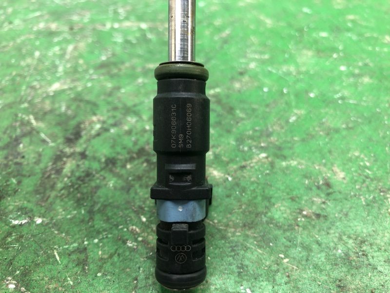 Форсунка топливная JETTA USA 10-17 2011 162 CBTA 2.5L