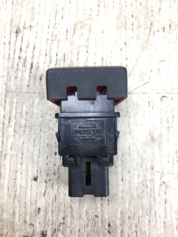 Кнопка аварийной сигнализации SENTRA B17 12-21 2017 B17 1.8 MRA8DE