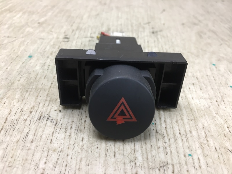 Кнопка аварийной сигнализации KIA FORTE/CERATO TD 08-13 2009 TD 2.0 G4KD 93790-1M100 Б/У