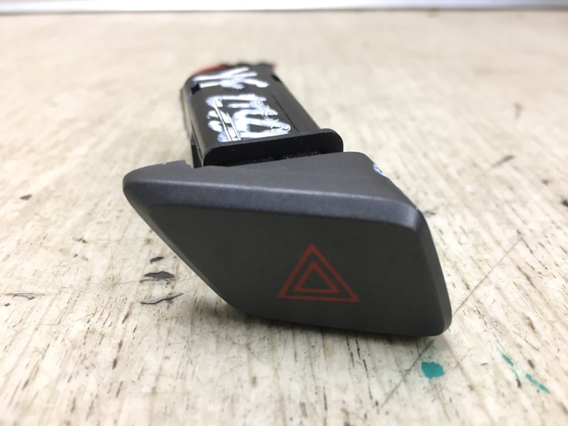 Кнопка аварийной сигнализации HYUNDAI SONATA YF 10-14 2013 YF 2.4 G4KJ 93790-3S000YHL Б/У