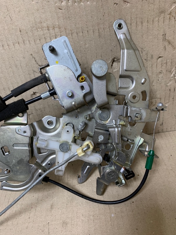 Замок двери боковой левый NV200 USA 13- Замок двери боковой левый NV200 USA 13-