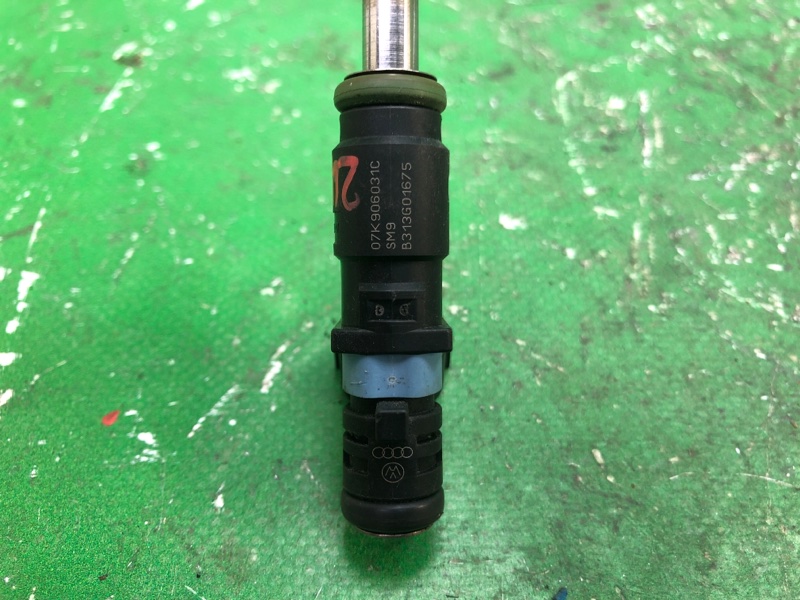 Форсунка топливная JETTA USA 10-17 2011 162 CBTA 2.5L