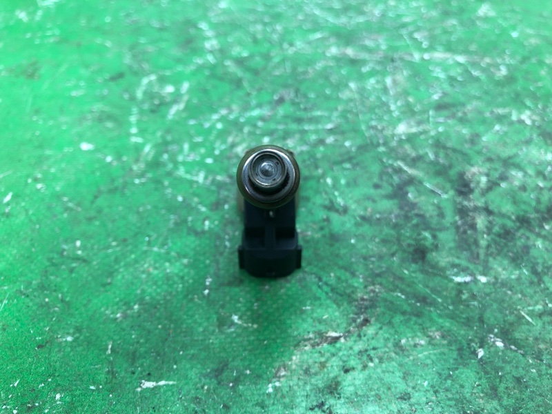 Форсунка топливная JETTA USA 10-17 2012 162 2.5 CBUA Форсунка топливная JETTA USA 10-17 2012 162 2.5 CBUA