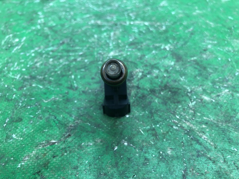 Форсунка топливная JETTA USA 10-17 2013 162 2.5 CBUA Форсунка топливная JETTA USA 10-17 2013 162 2.5 CBUA