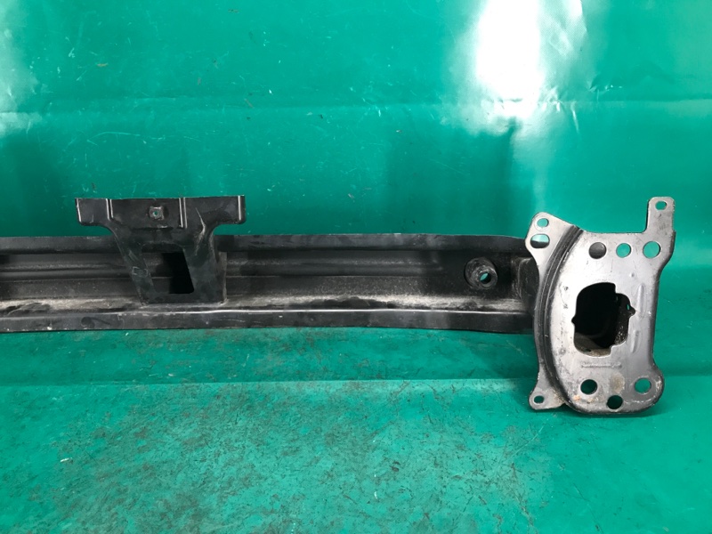 Усилитель переднего бампера PASSAT CC 12-18 2014 Седан 2.0 CCTA