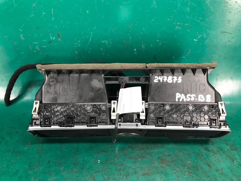 Дефлектор воздушный PASSAT B8 14- 2016 Седан 1.8 CPRA