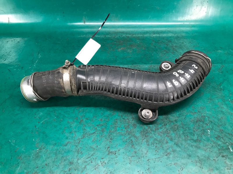 Патрубок интеркулера правый PASSAT B8 14- 2016 Седан 1.8 CPRA