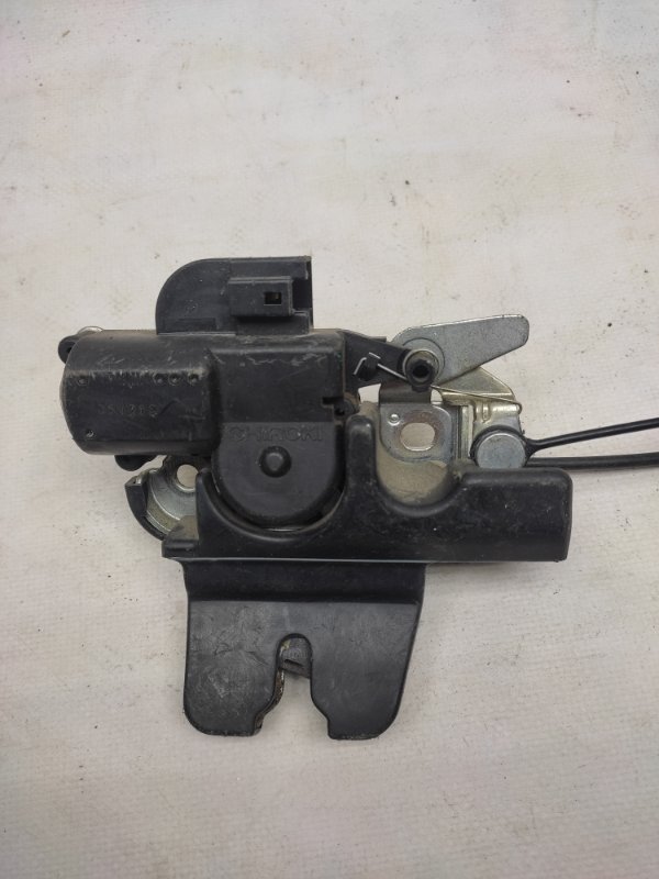 Замок крышки багажника M35/M45 04-10