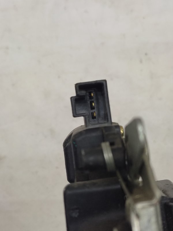 Замок крышки багажника INFINITI M35/M45 04-10