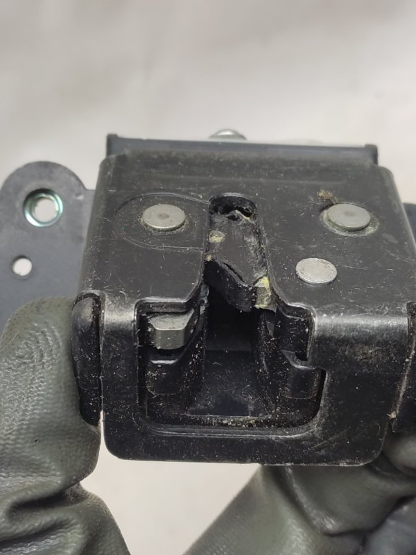 Замок крышки багажника CX-5 (KE) 11-17