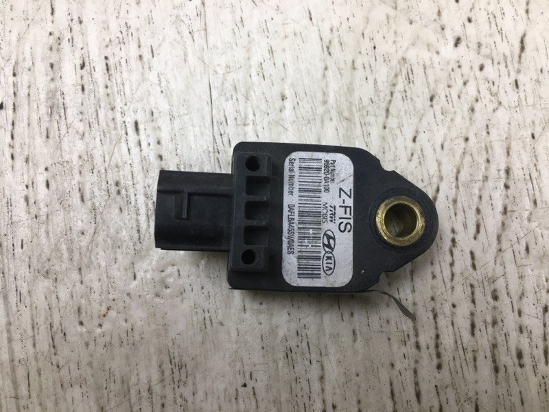 Датчик удара передний HYUNDAI SONATA YF 10-14 2012 YF 2.4 G4KK 95920-0A100 Б/У