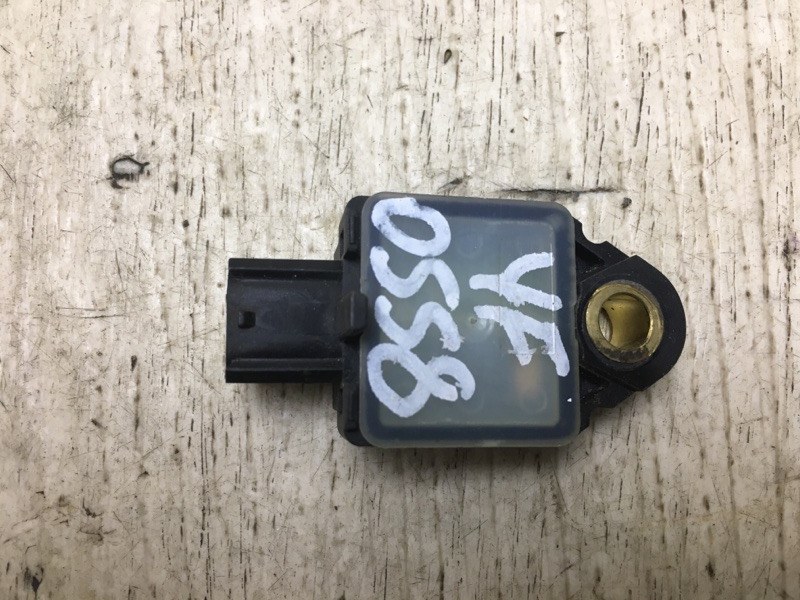 Датчик удара передний SONATA YF 10-14 2013 YF 2.4 G4KJ Датчик удара передний SONATA YF 10-14 2013 YF 2.4 G4KJ