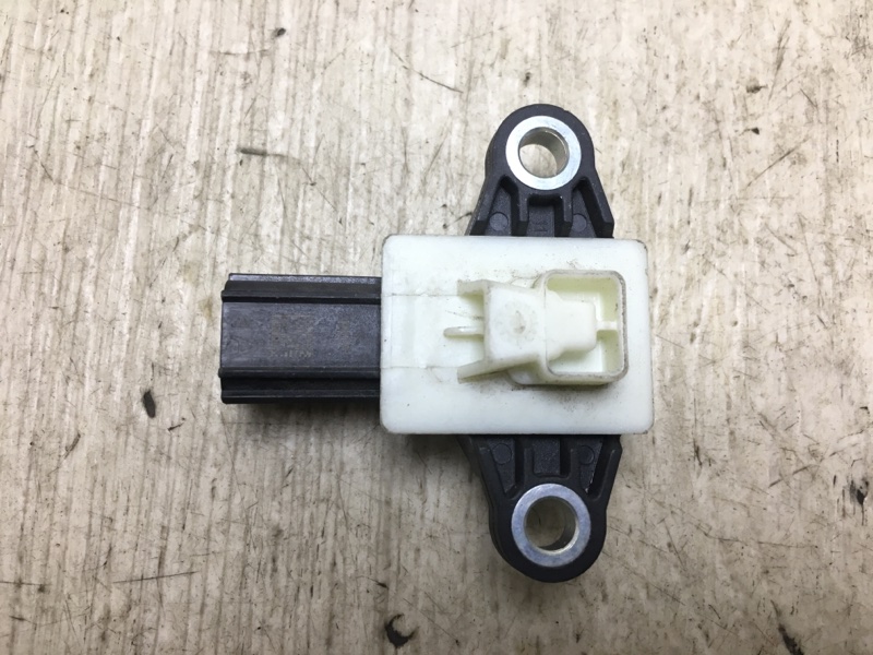 Датчик удара KIA SORENTO XM 09-14 2012 XM 2.4 G4KJ 95920-2P050 Б/У