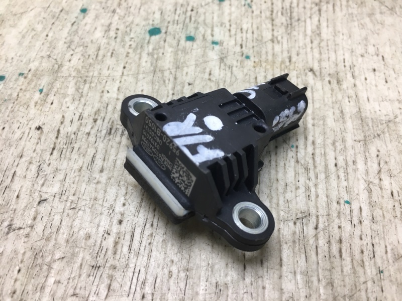 Датчик удара KIA SORENTO UM 14- 2015 UM 2.4 G4KJ 95920-B1050 Б/У