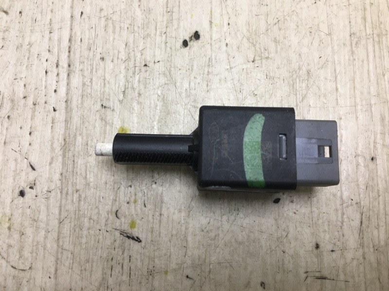 Датчик положения педали тормоза ELANTRA AD 16- 2016 AD 2.0 G4NH Датчик положения педали тормоза ELANTRA AD 16- 2016 AD 2.0 G4NH