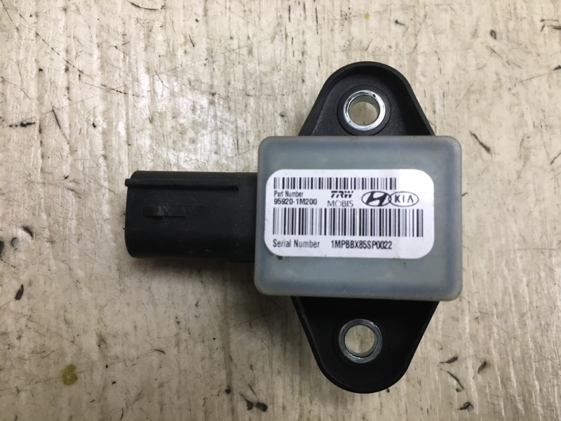 Запчасть датчик удара KIA FORTE/CERATO TD 08-13 2009 TD 2.0 G4KD 95920-1M200 Б/У Датчик удара KIA FORTE/CERATO TD 08-13 2009 TD 2.0 G4KD 95920-1M200 Б/У