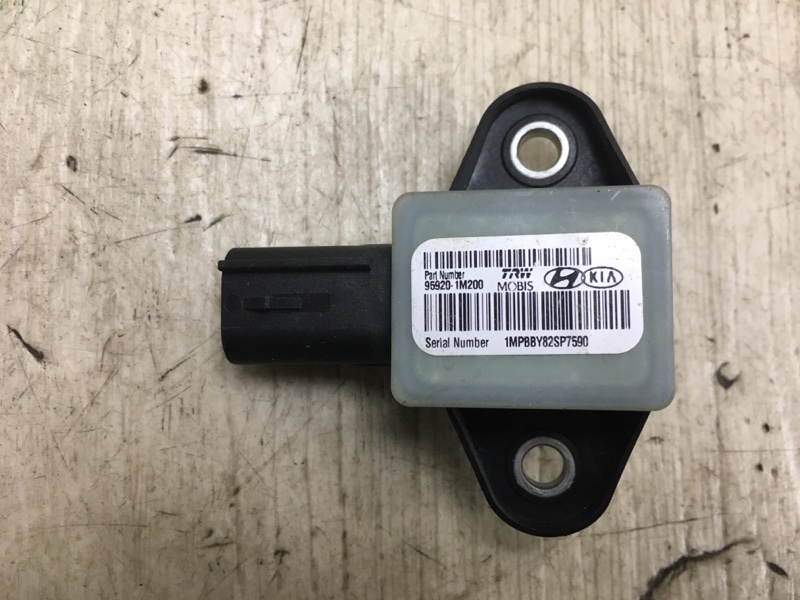 Запчасть датчик удара KIA FORTE/CERATO TD 08-13 2009 TD 2.0 G4KD 95920-1M200 Б/У Датчик удара KIA FORTE/CERATO TD 08-13 2009 TD 2.0 G4KD 95920-1M200 Б/У