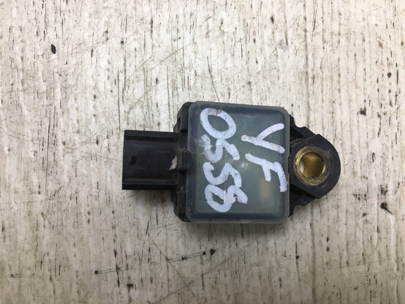 Датчик удара передний HYUNDAI SONATA YF 10-14 2013 YF 2.4 G4KJ 95920-0A100 Б/У