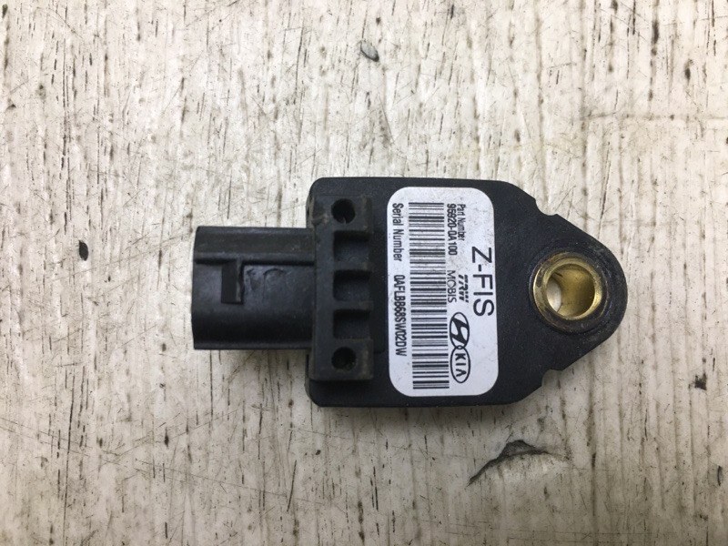 Датчик удара передний SONATA YF 10-14 2013 YF 2.4 G4KJ