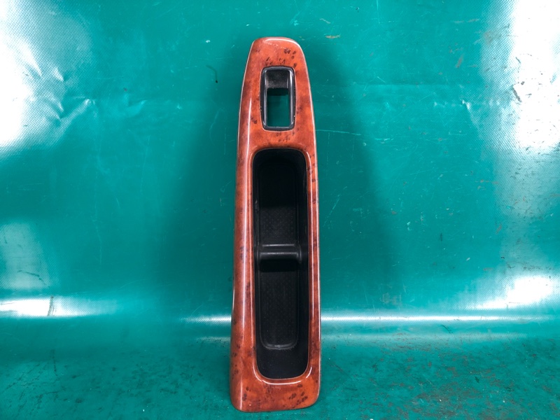 Накладка кнопок стеклоподъемника задняя правая TOYOTA CAMRY 30 02-06 Седан 3.0 1MZFE