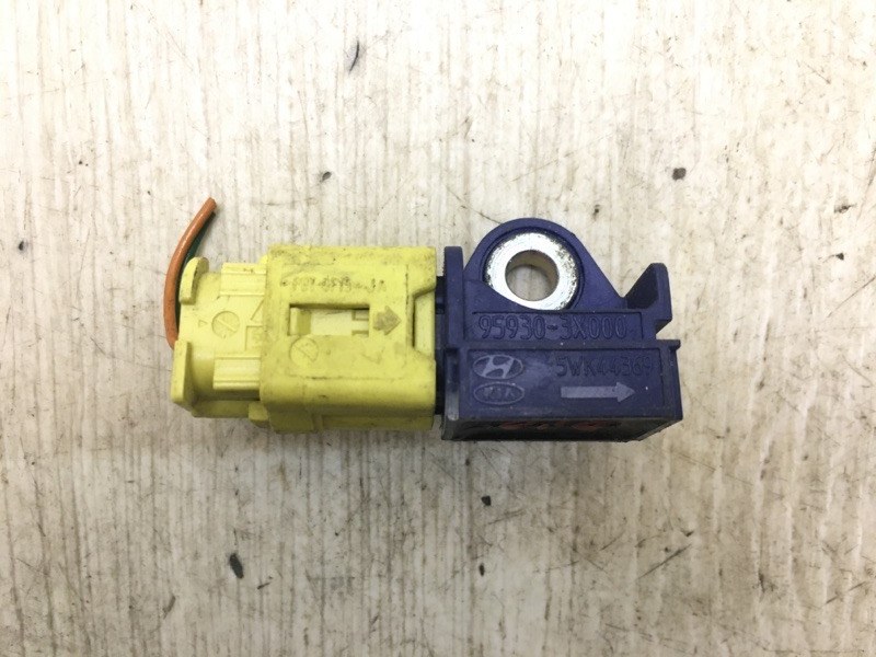 Датчик удара передний KIA RIO UB 2011-2017 2012 UB 1.6 G4FD 95920-3X000 Б/У